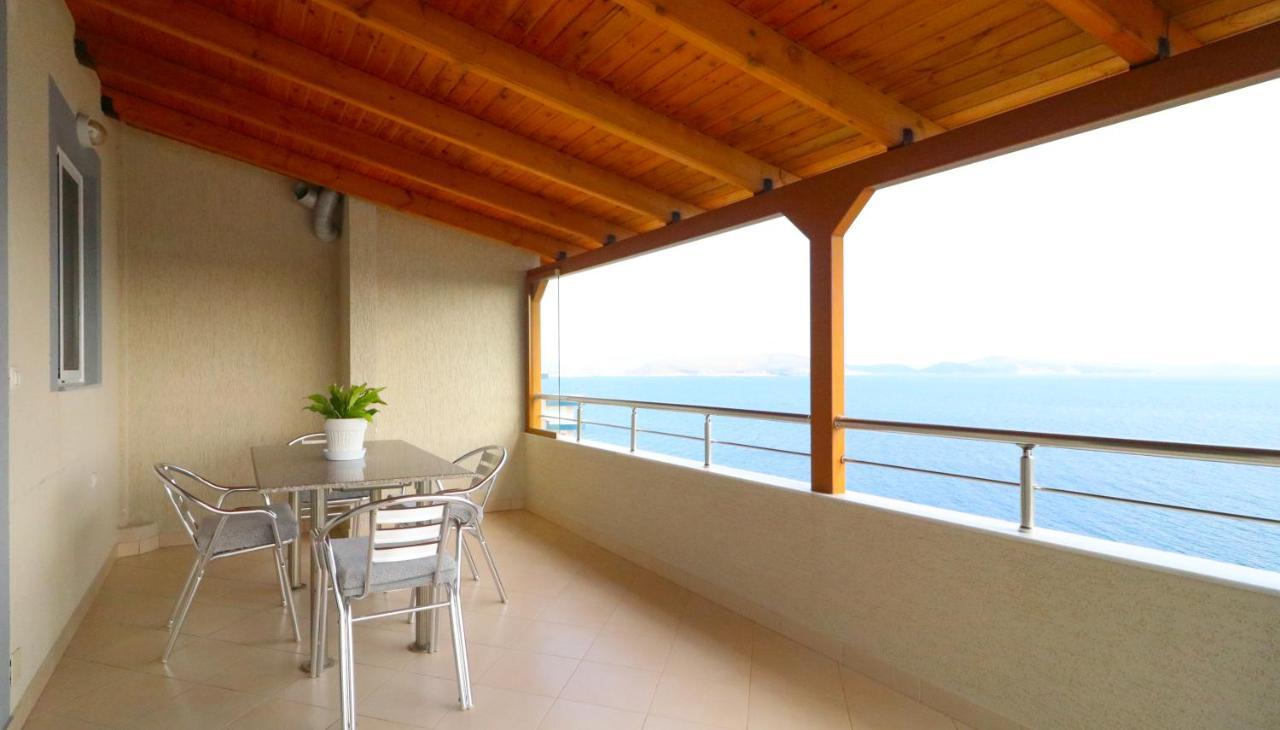 Apartments Vila Roboci Saranda Dış mekan fotoğraf